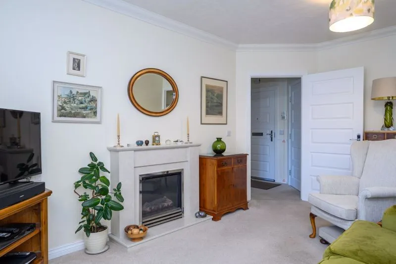 Churchfield Road, Walton-On-Thames, KT12, photo 6
