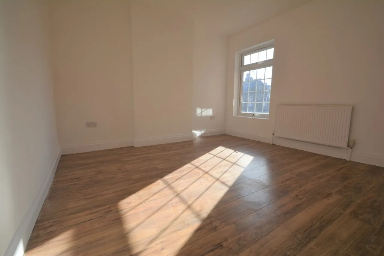 Elm Road, photo 5