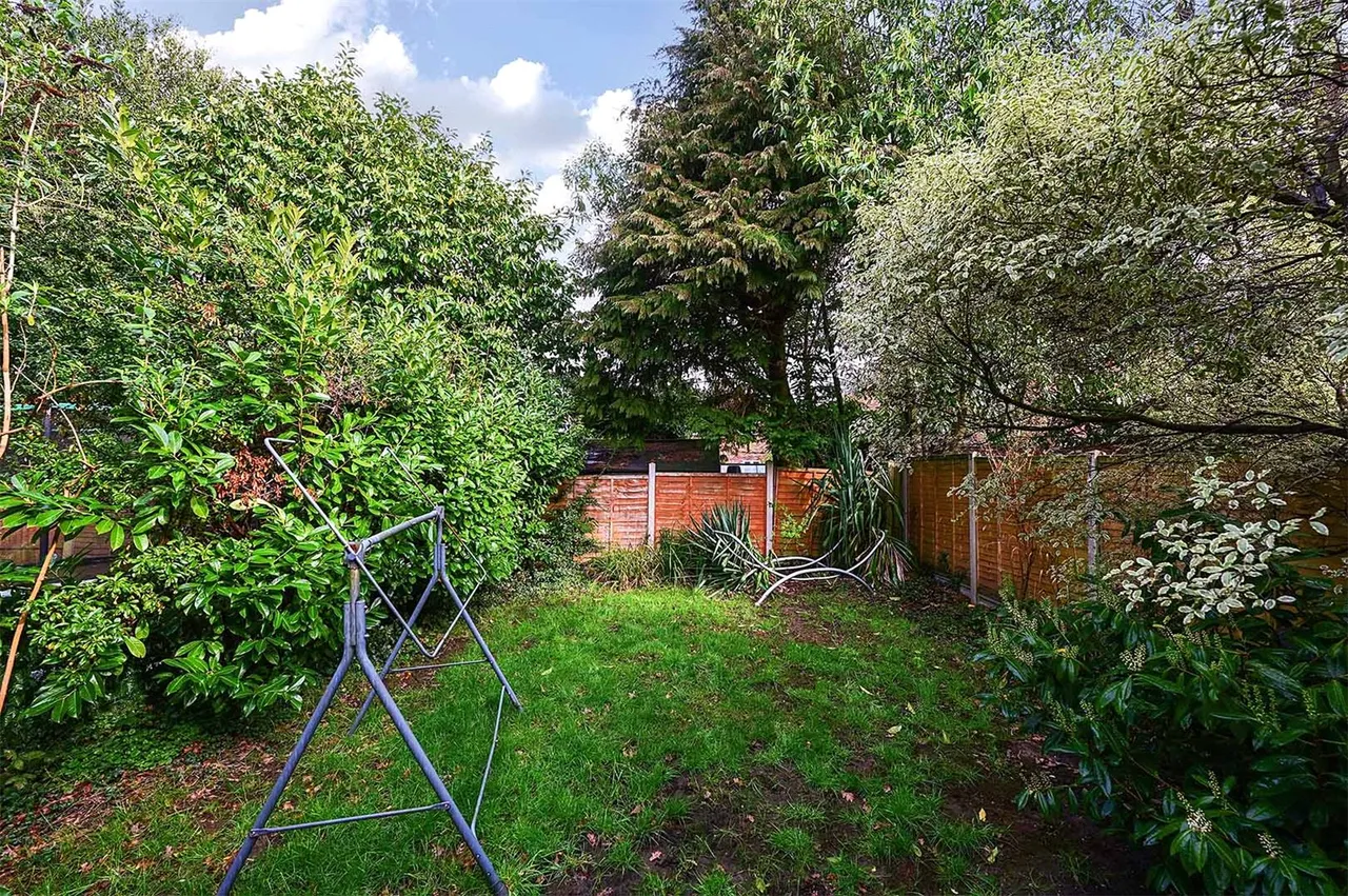 Brewers Close, Farnborough, Hampshire, GU14 8NR, photo 5