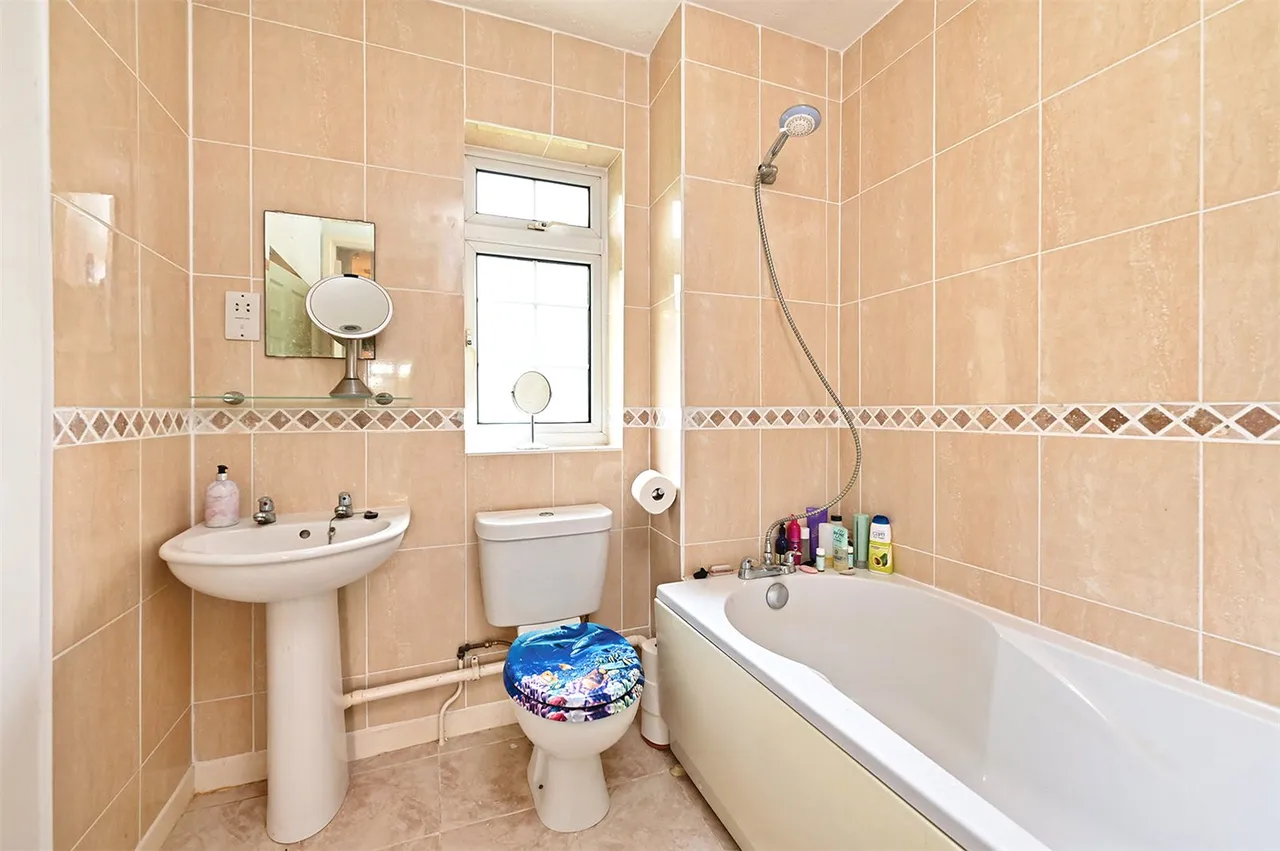 Brewers Close, Farnborough, Hampshire, GU14 8NR, photo 11