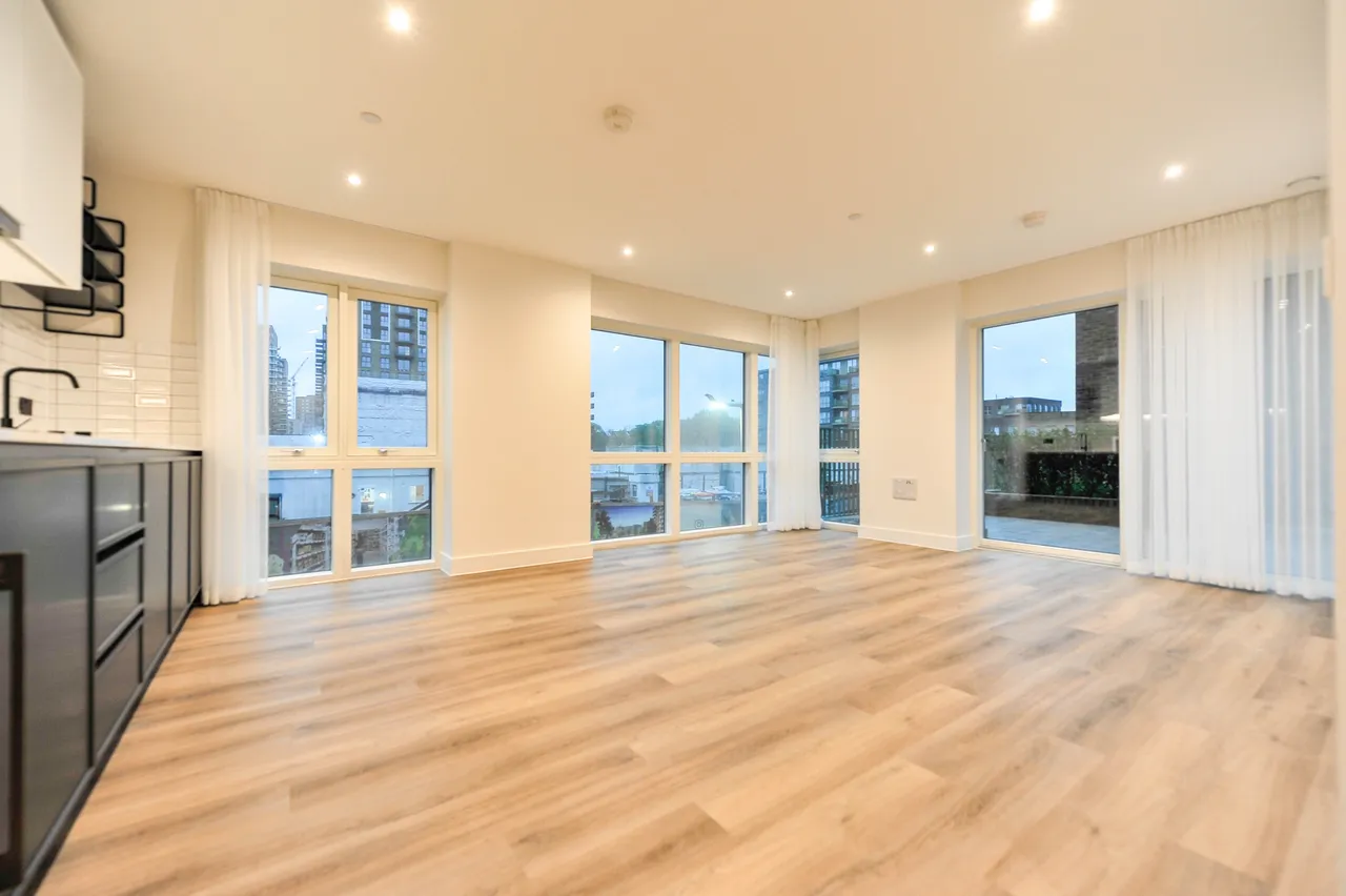 3 bed flat to rent, Townsend Road, London, SE3