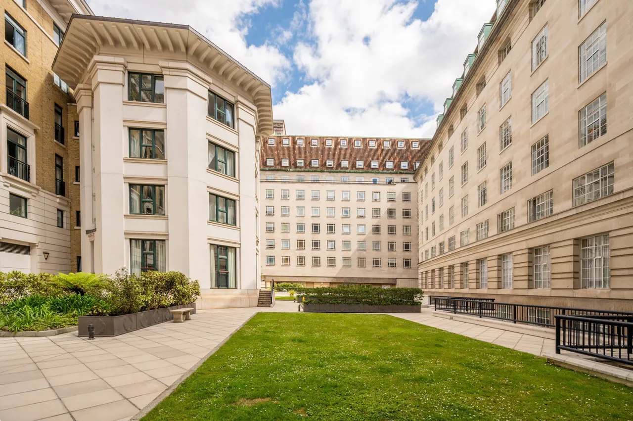 Flat 42 South Block, County Hall, 1a Belvedere Road, London, photo 12