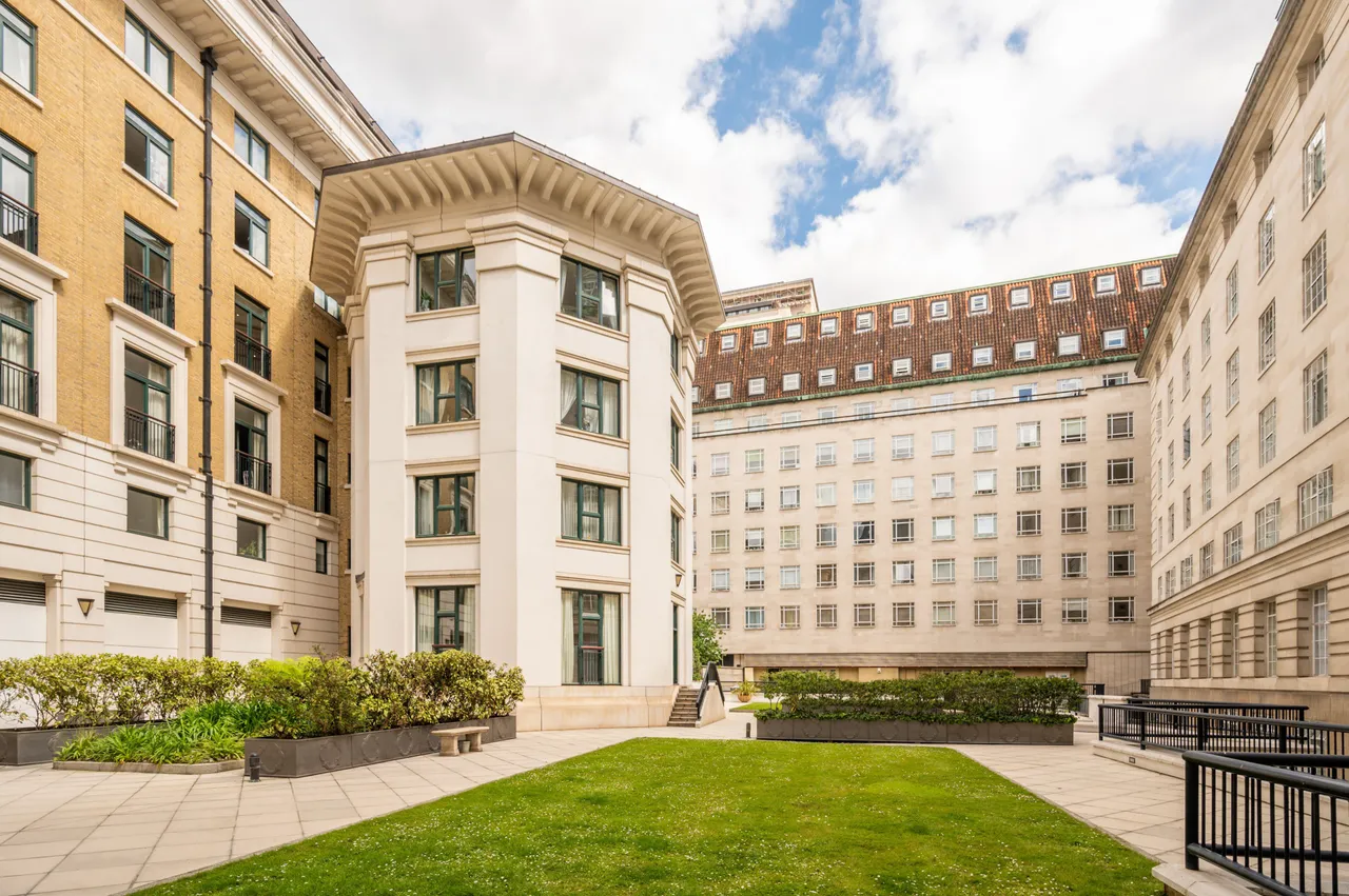 Flat 42 South Block, County Hall, 1a Belvedere Road, London, photo 11