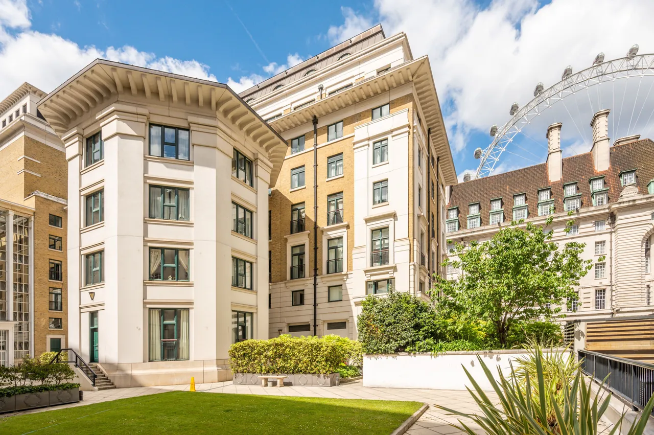 Flat 42 South Block, County Hall, 1a Belvedere Road, London, photo 9