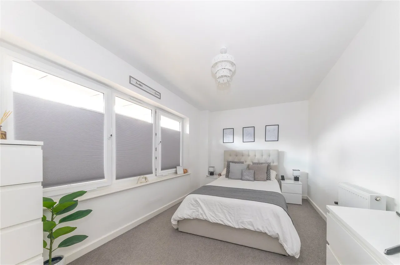 2 bed flat for sale, Redhouse Park, Milton Keynes