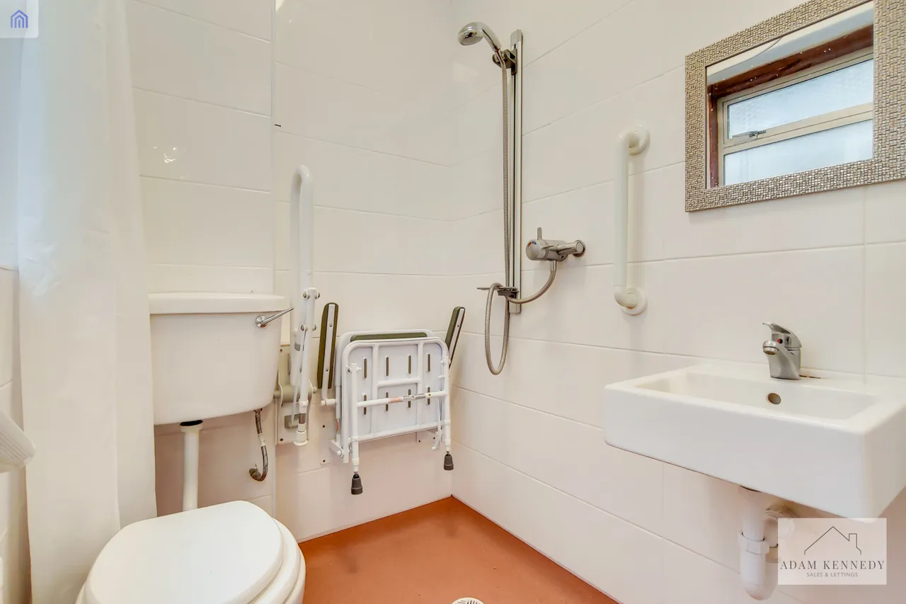 215 Nags Head Road, Enfield, Greater London, EN3 7AE, photo 4