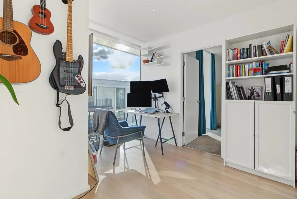 York Place, London, SW11, photo 7