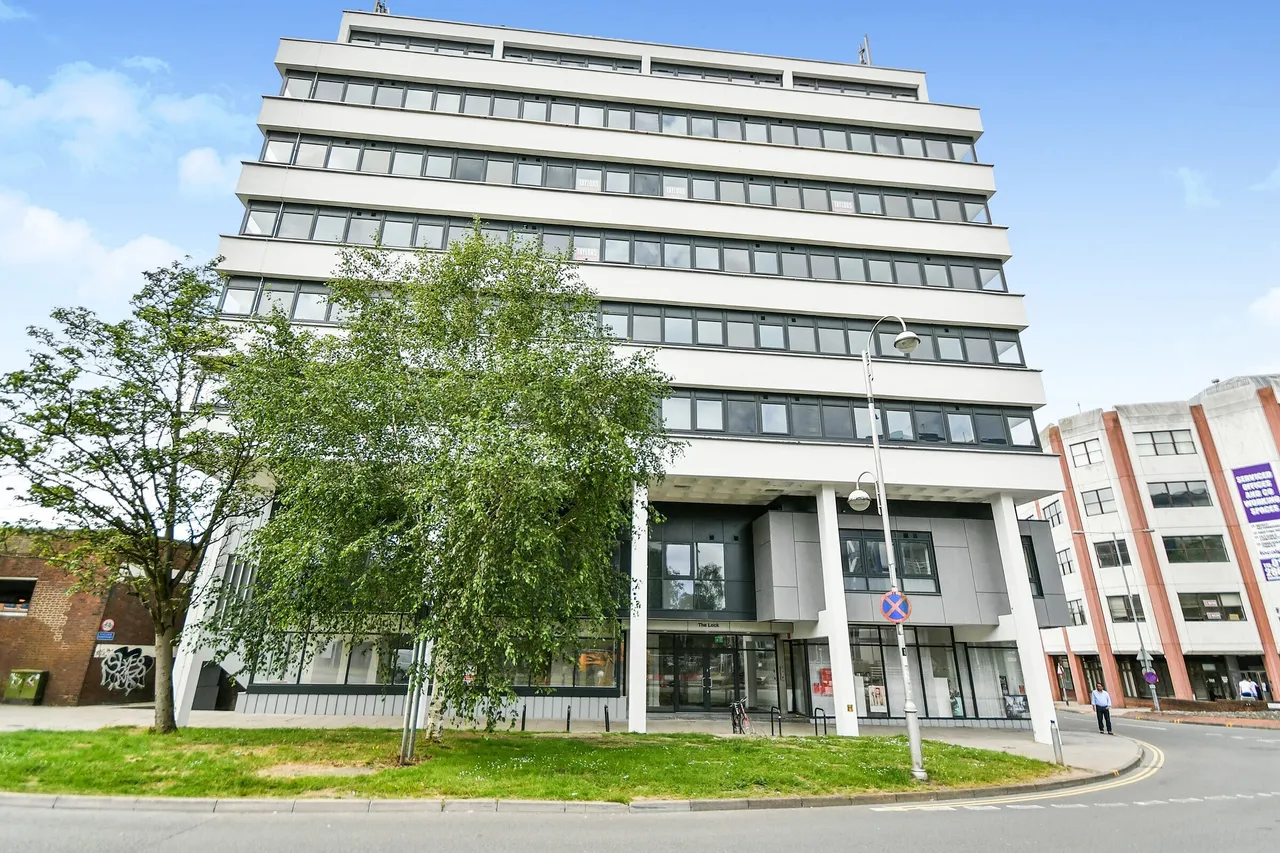 1 bed flat to rent — CENTRAL SWINDON
