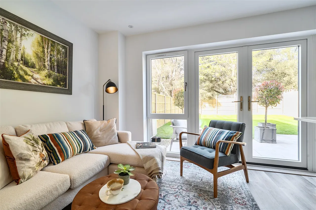 Newtown Road, Warsash, photo 3