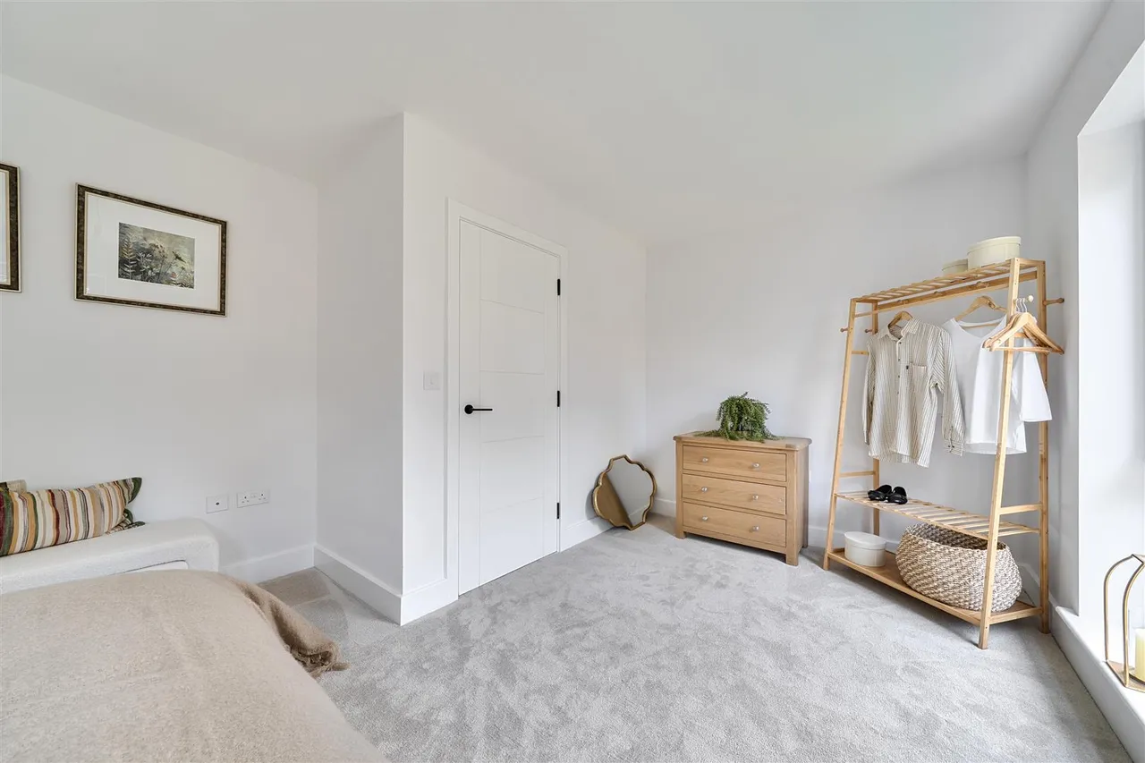 Newtown Road, Warsash, photo 9