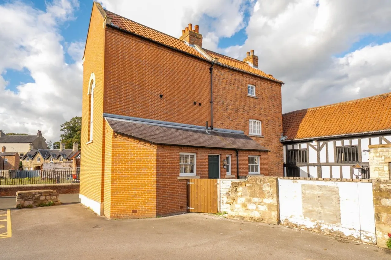 Vicarage Lane, Tadcaster, LS24, photo 11
