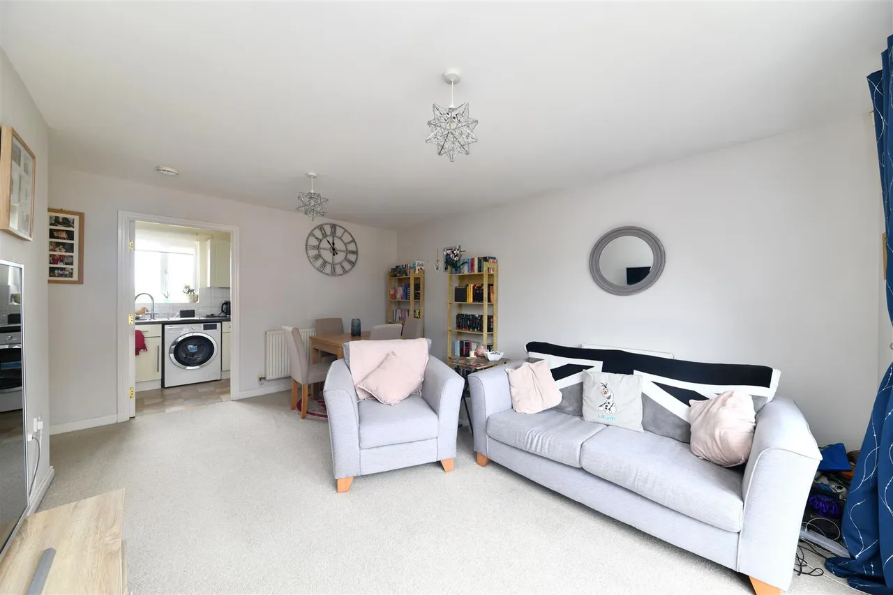 Fairfield Crescent, Stevenage, SG1 6GF, photo 3