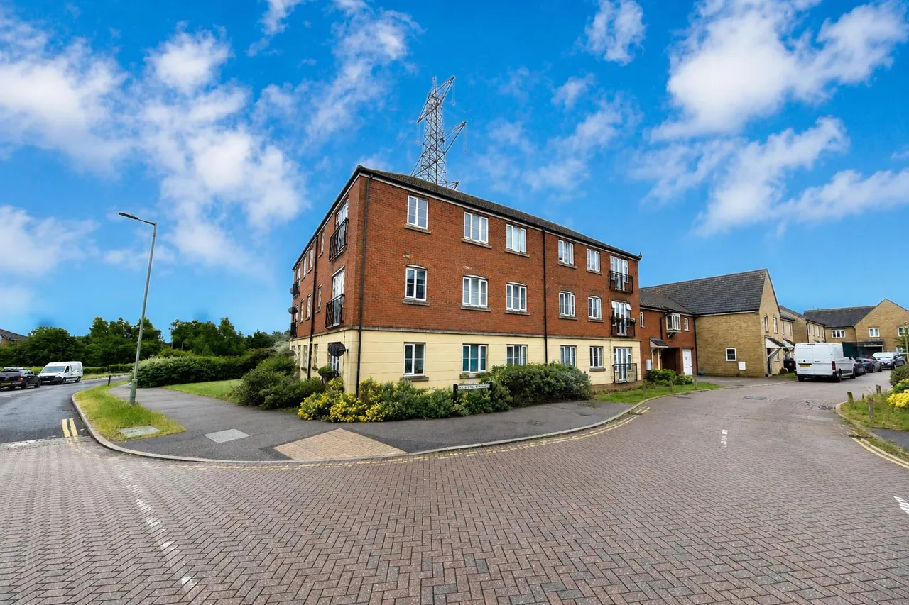 2 bed flat for sale — Fairfield Crescent, Stevenage, SG1 6GF