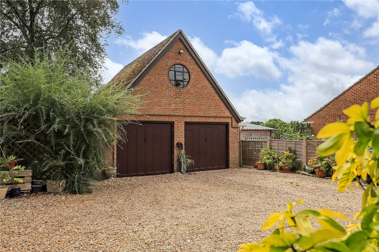 Lodge Drove, Woodfalls, Salisbury, Wiltshire, SP5 2NH, photo 20