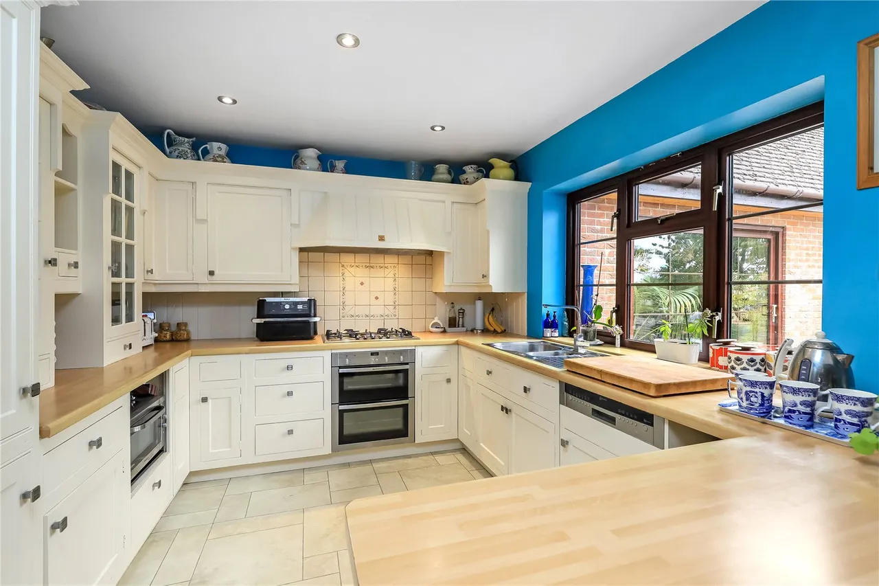 Lodge Drove, Woodfalls, Salisbury, Wiltshire, SP5 2NH, photo 6