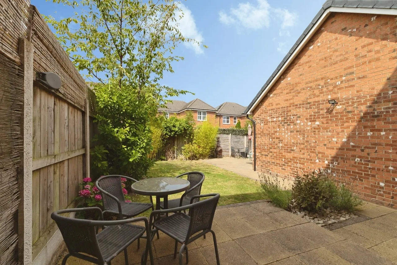 Elms Way, Yarm, TS15, photo 2