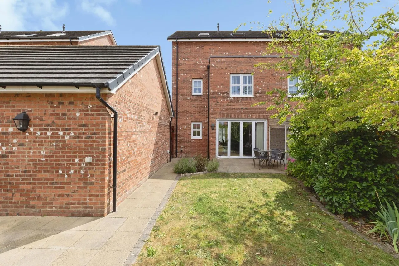 Elms Way, Yarm, TS15, photo 16