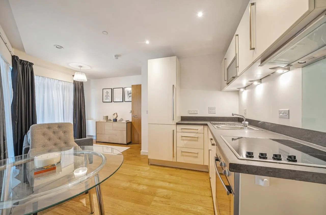 Wharf Approach, Leeds, LS1, photo 8