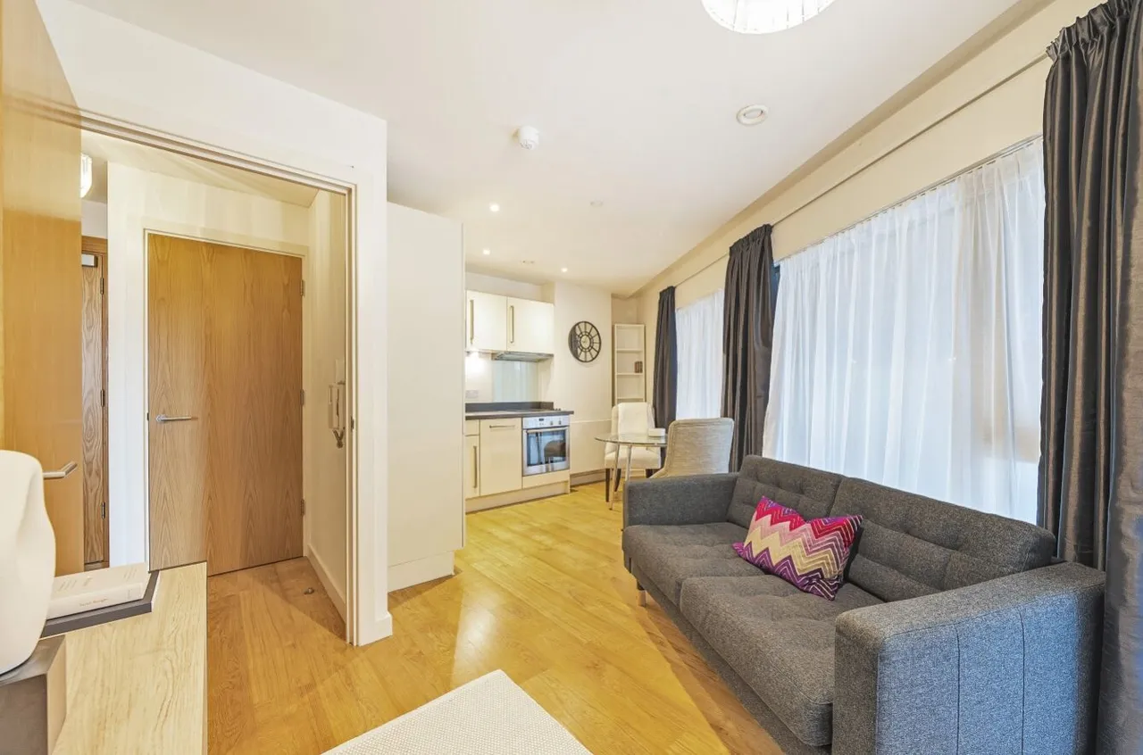 Wharf Approach, Leeds, LS1, photo 7