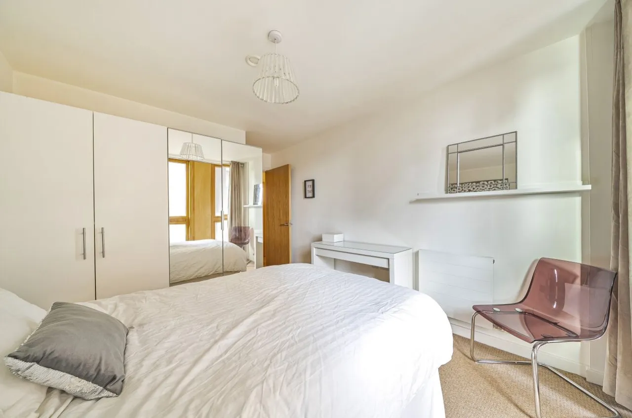 Wharf Approach, Leeds, LS1, photo 9