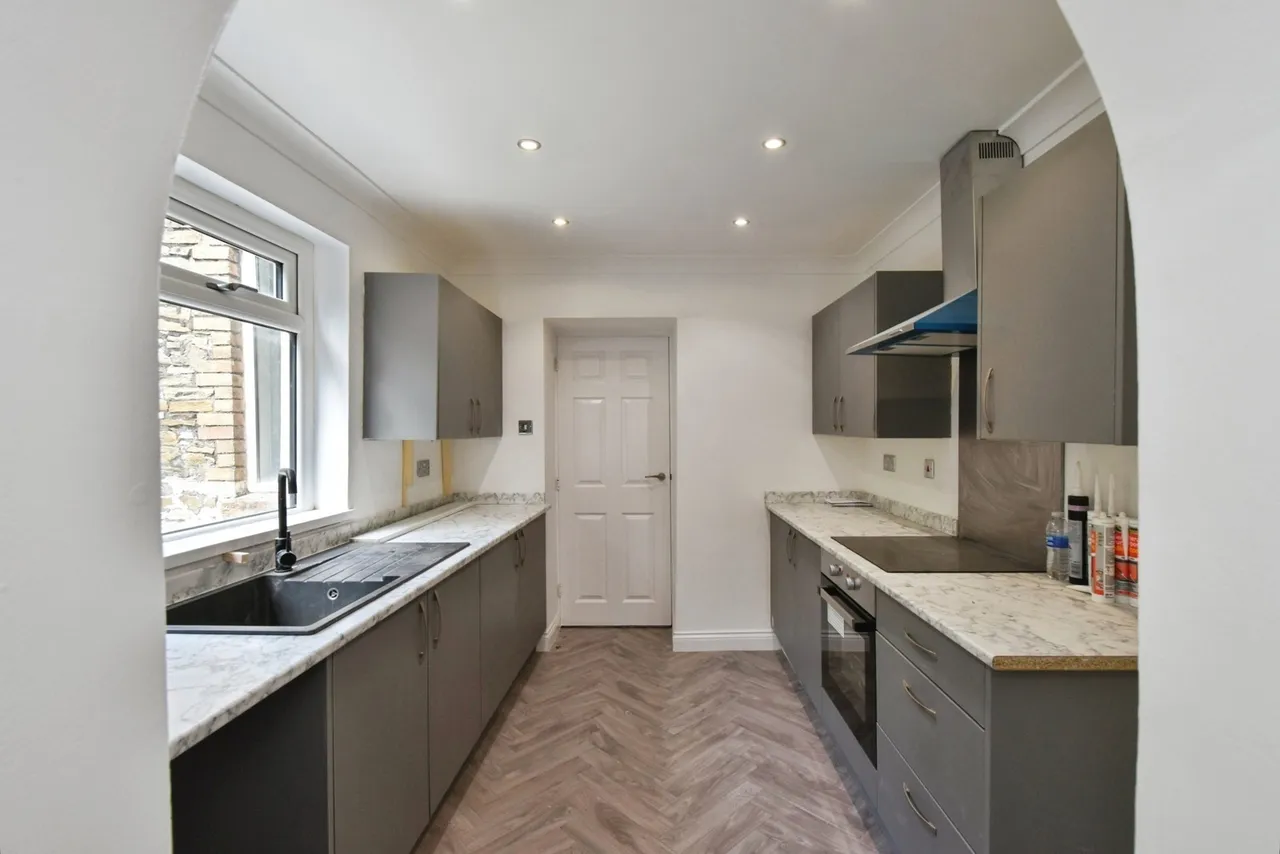 Church Street, Swansea, SA8, photo 6