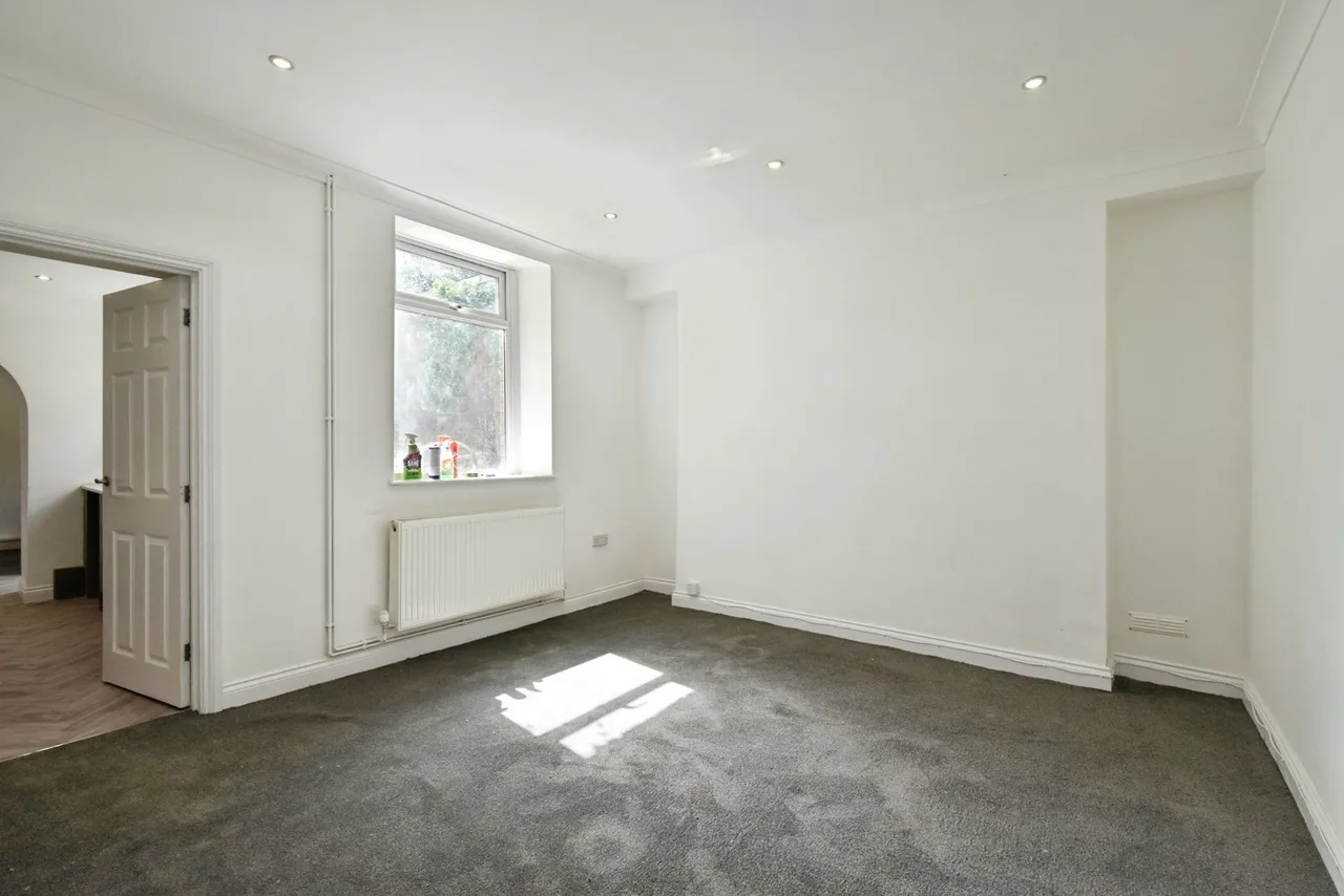 Church Street, Swansea, SA8, photo 8