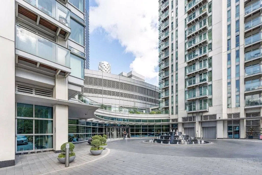 Pan Peninsula Square, London, E14, photo 9