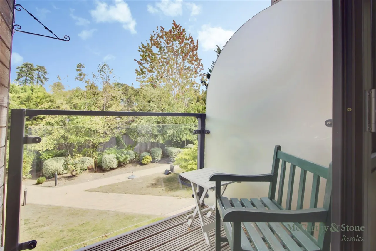 1 bed flat for sale, Darkes Lane, Potters Bar, EN6