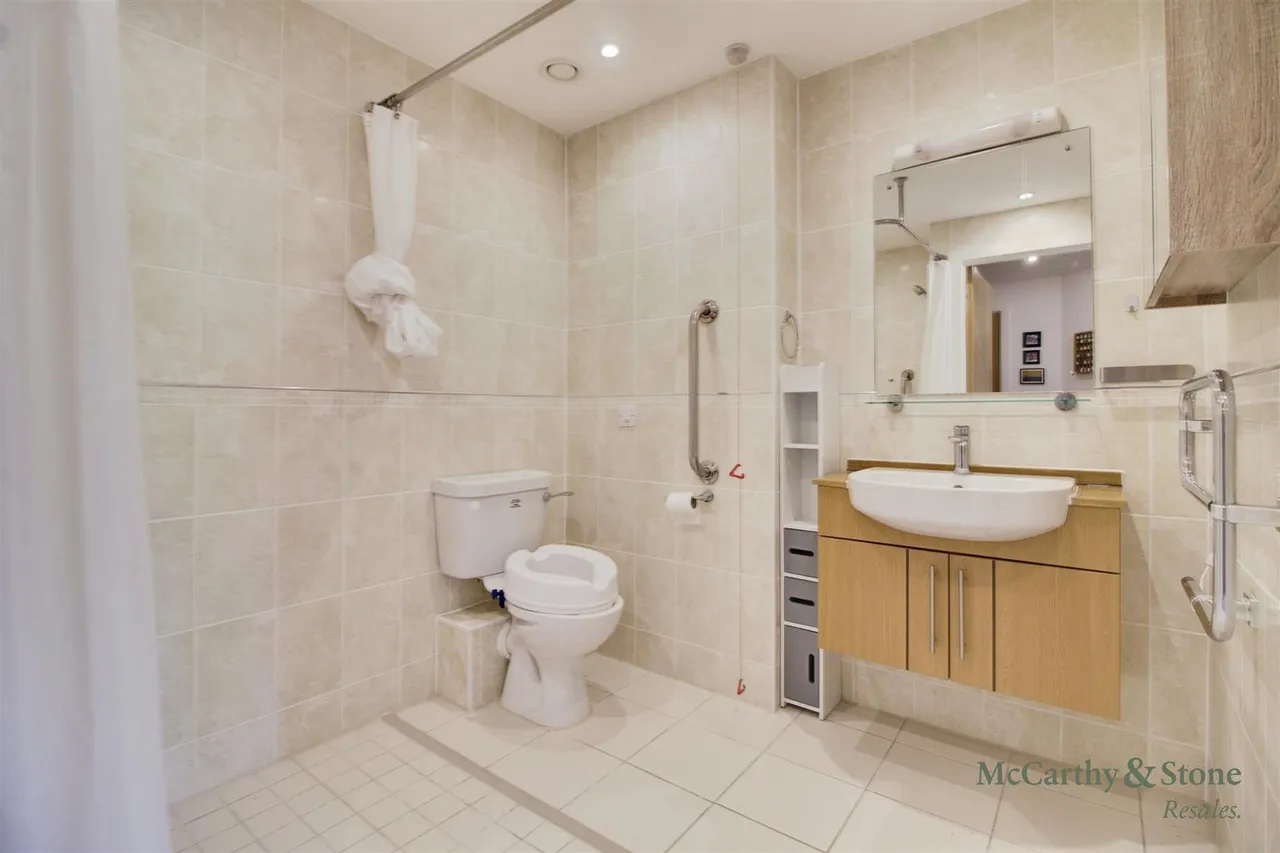 Darkes Lane, Potters Bar, EN6, photo 6