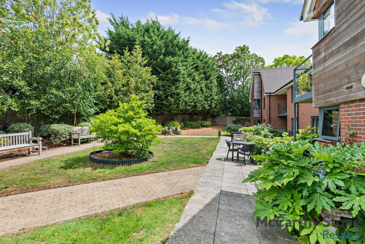 Darkes Lane, Potters Bar, EN6, photo 9