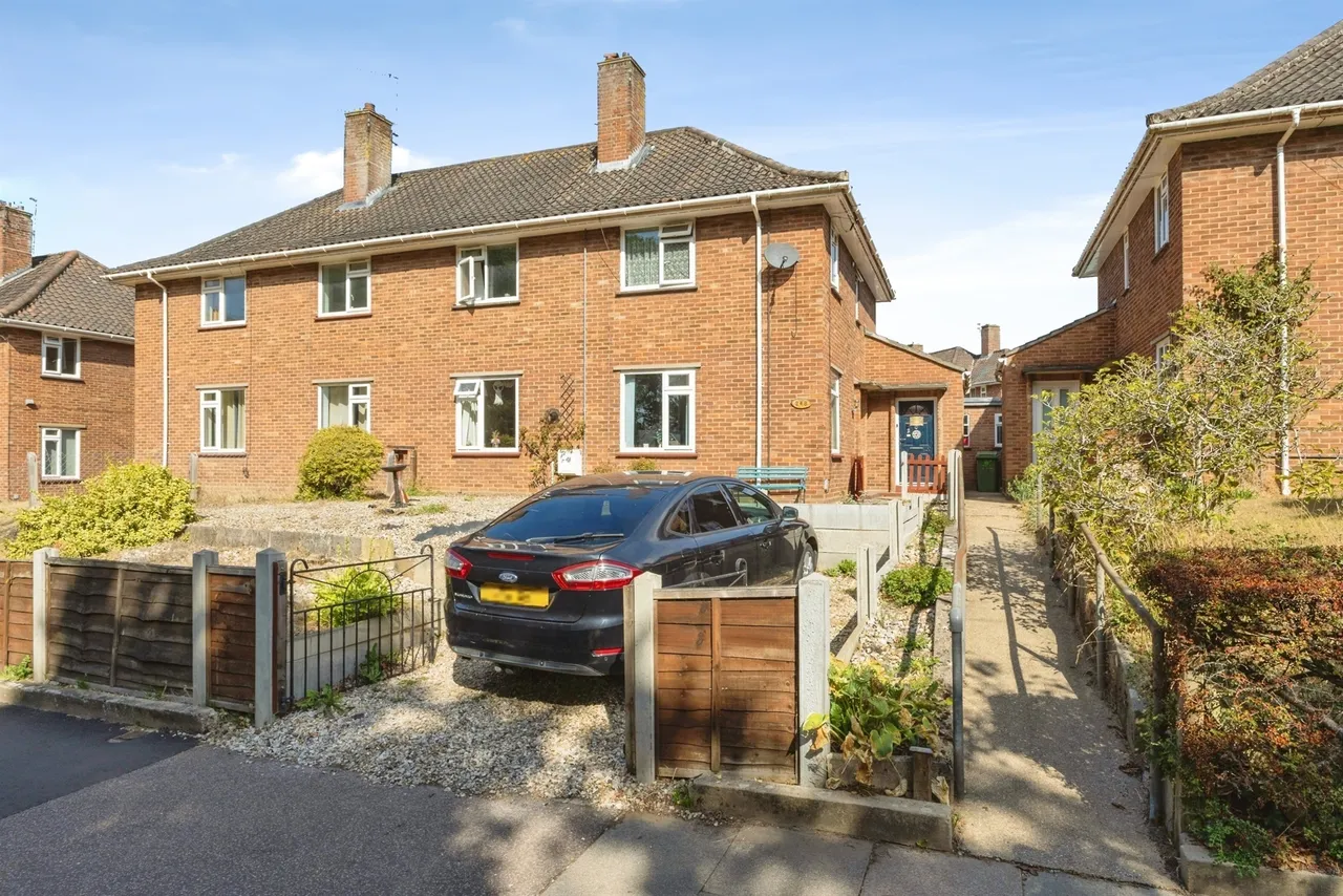 2 bed flat for sale — North Park Avenue, Norwich