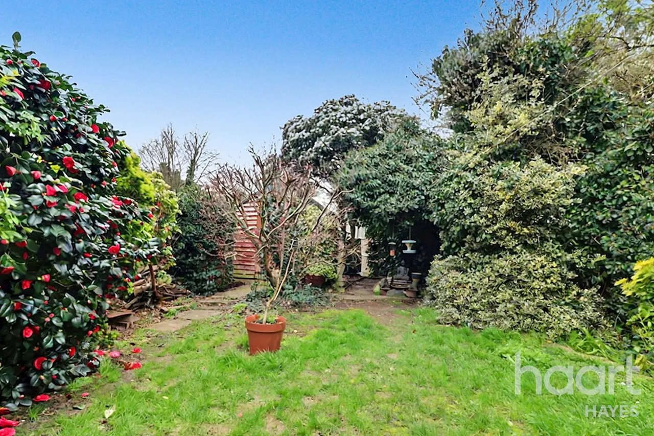 Hornbeam Road, Hayes, UB4, photo 9