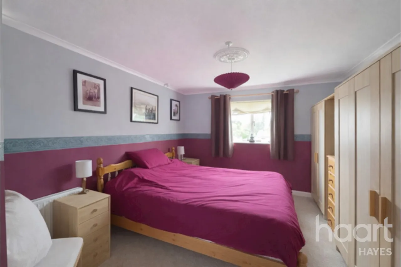 Hornbeam Road, Hayes, UB4, photo 6