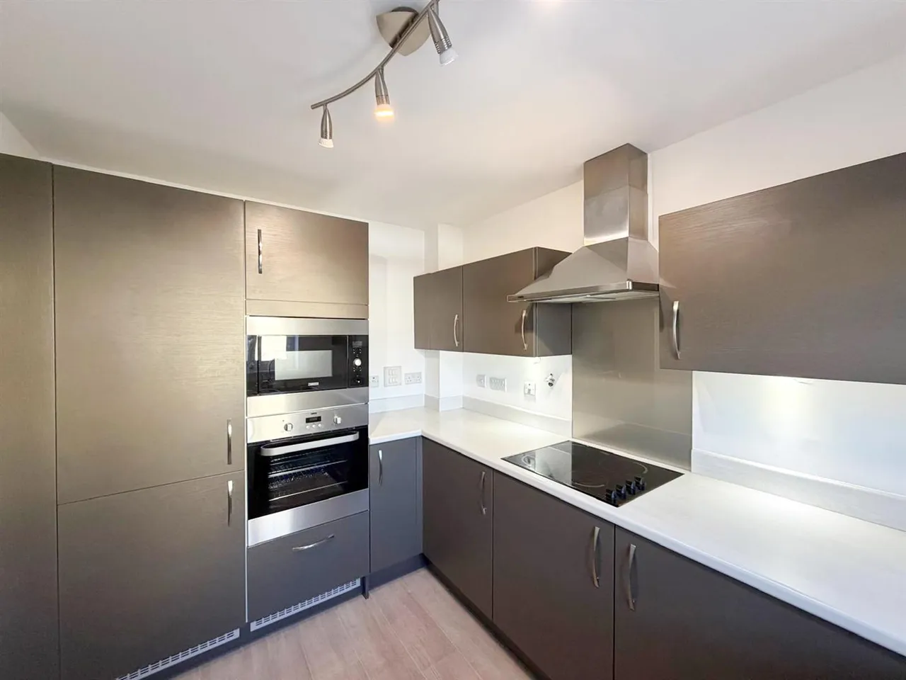 Townson Fold, Eastburn, BD20 8BS, photo 2