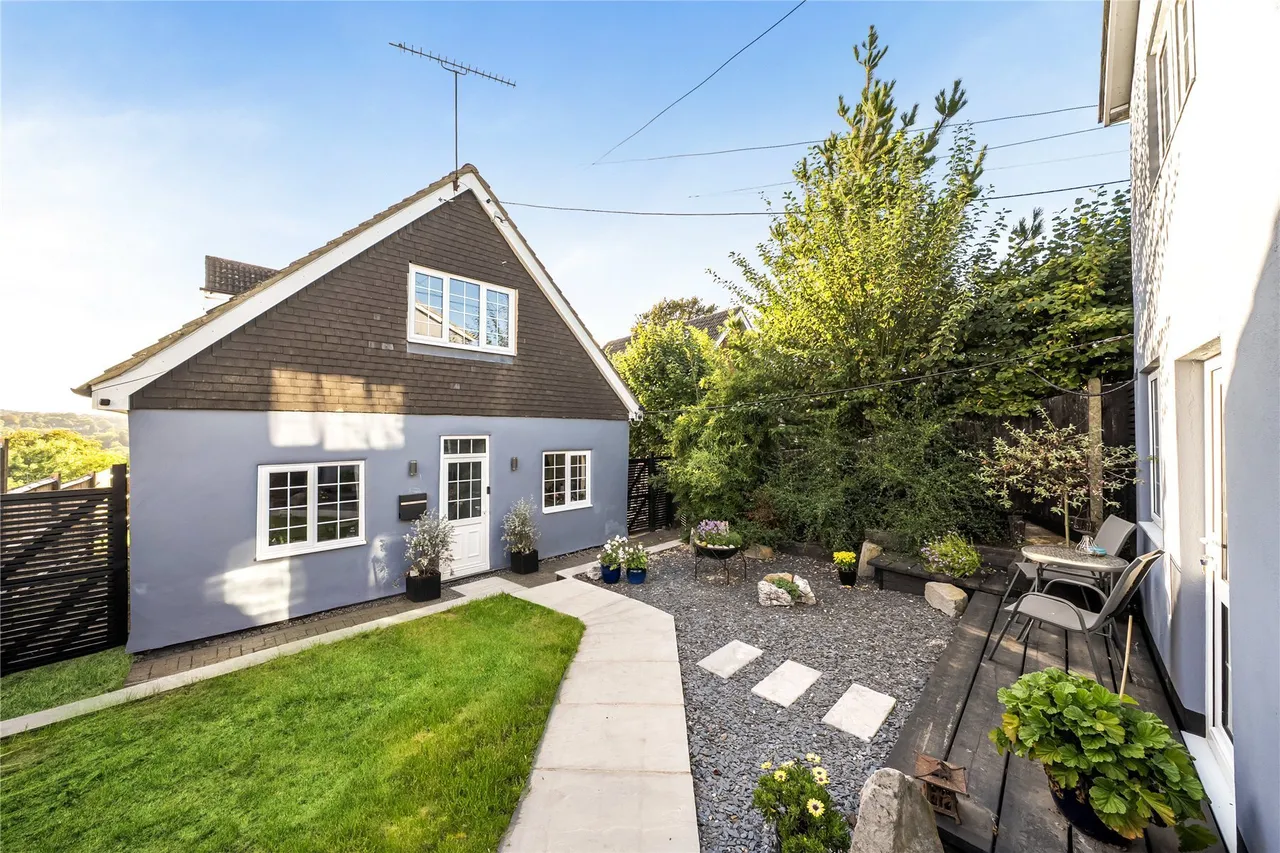 4 bed house for sale, Sutherland Avenue, Biggin Hill, TN16