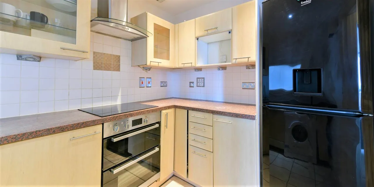 Wards Wharf Approach, London, E16, photo 6