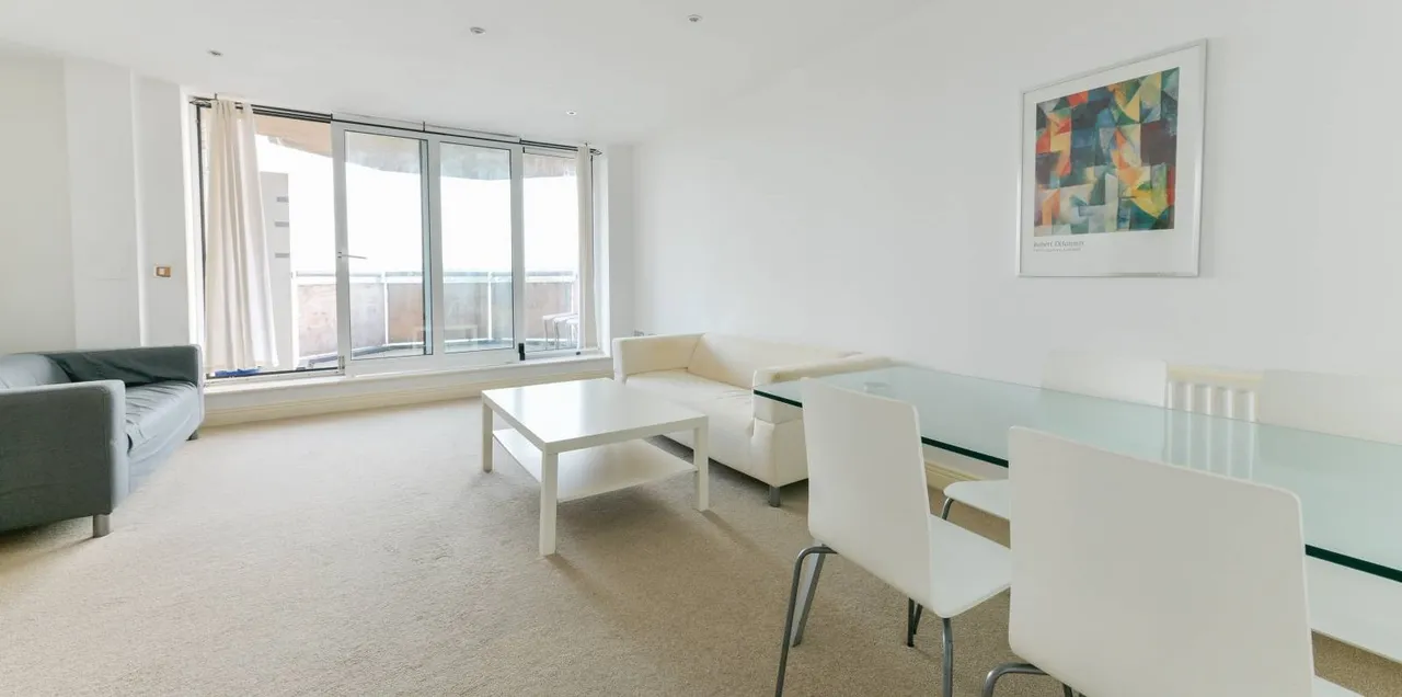 Wards Wharf Approach, London, E16, photo 4