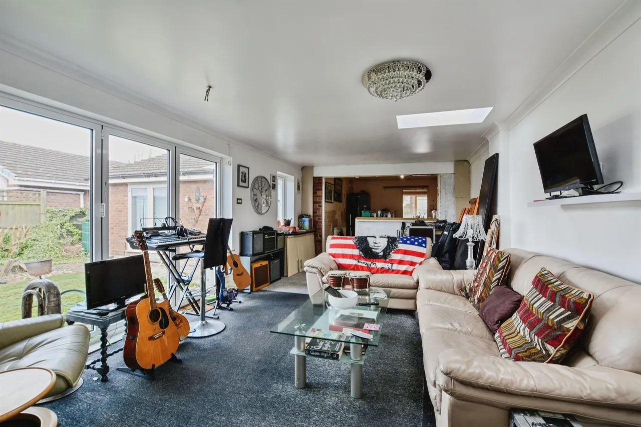 Sussex Avenue, Boston, PE21, photo 6