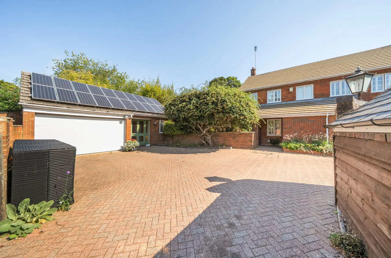 Chiltern House, Oxford Road, Aylesbury, HP19, photo 4