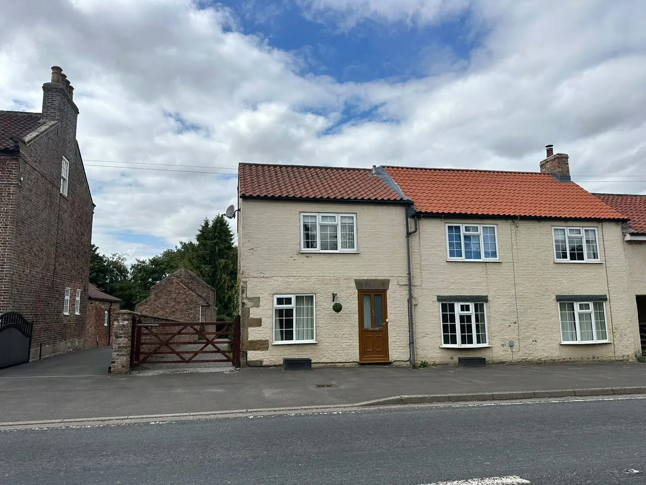 4 bed house for sale — Curtis Cottage, Stockton Road, South Kilvington, YO7 2NL