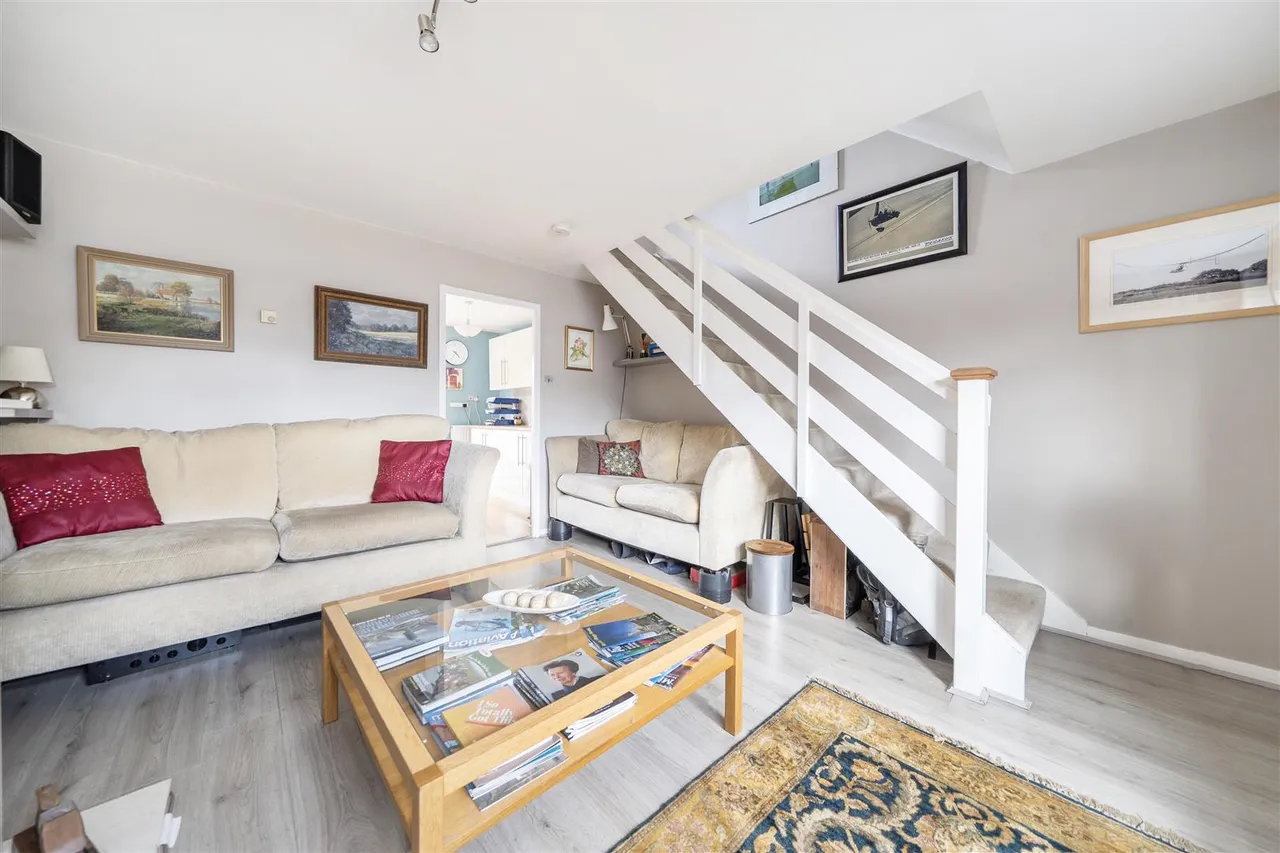 St. Matthews Close, Rowde, SN10, photo 7