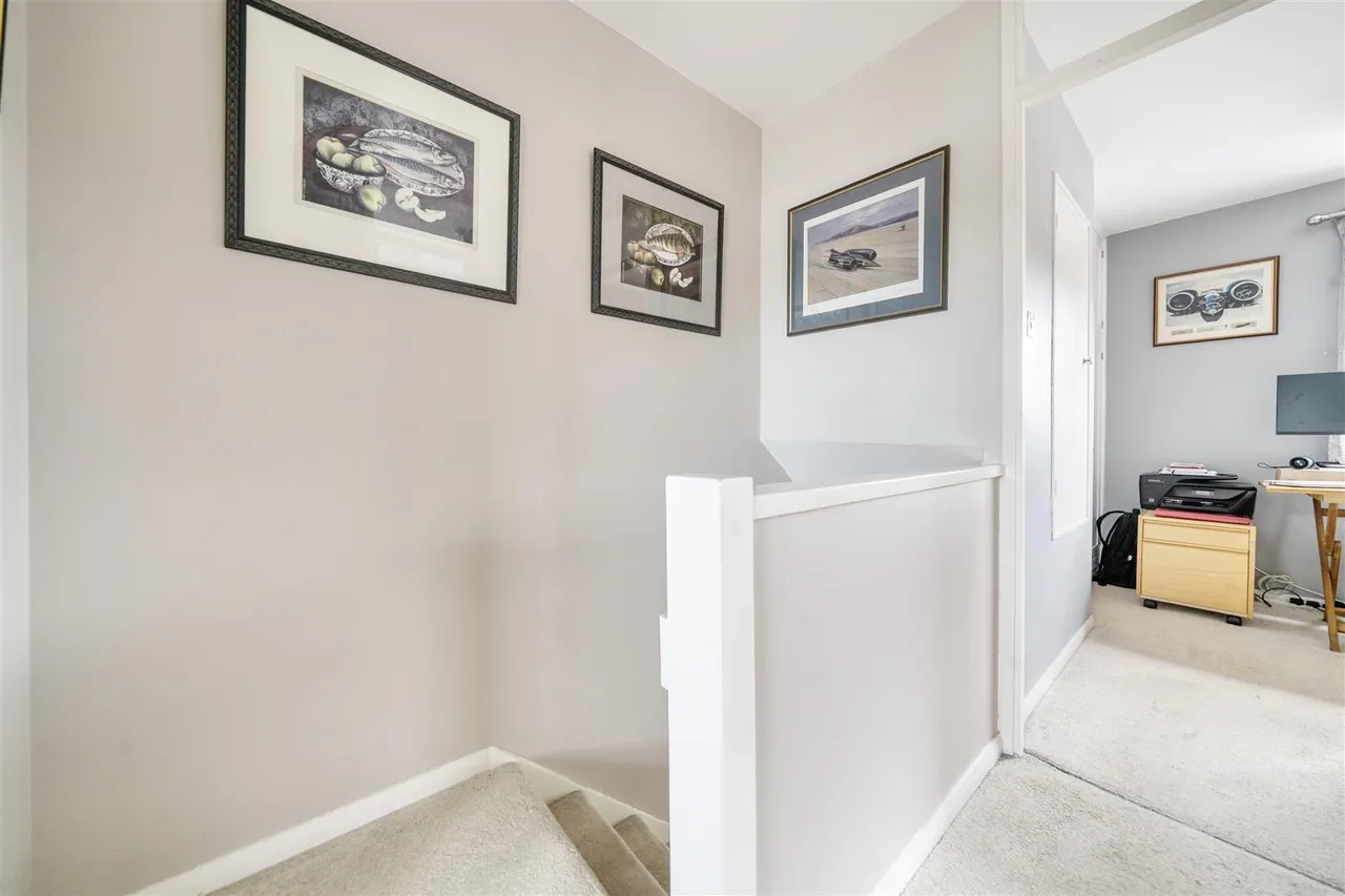 St. Matthews Close, Rowde, SN10, photo 12