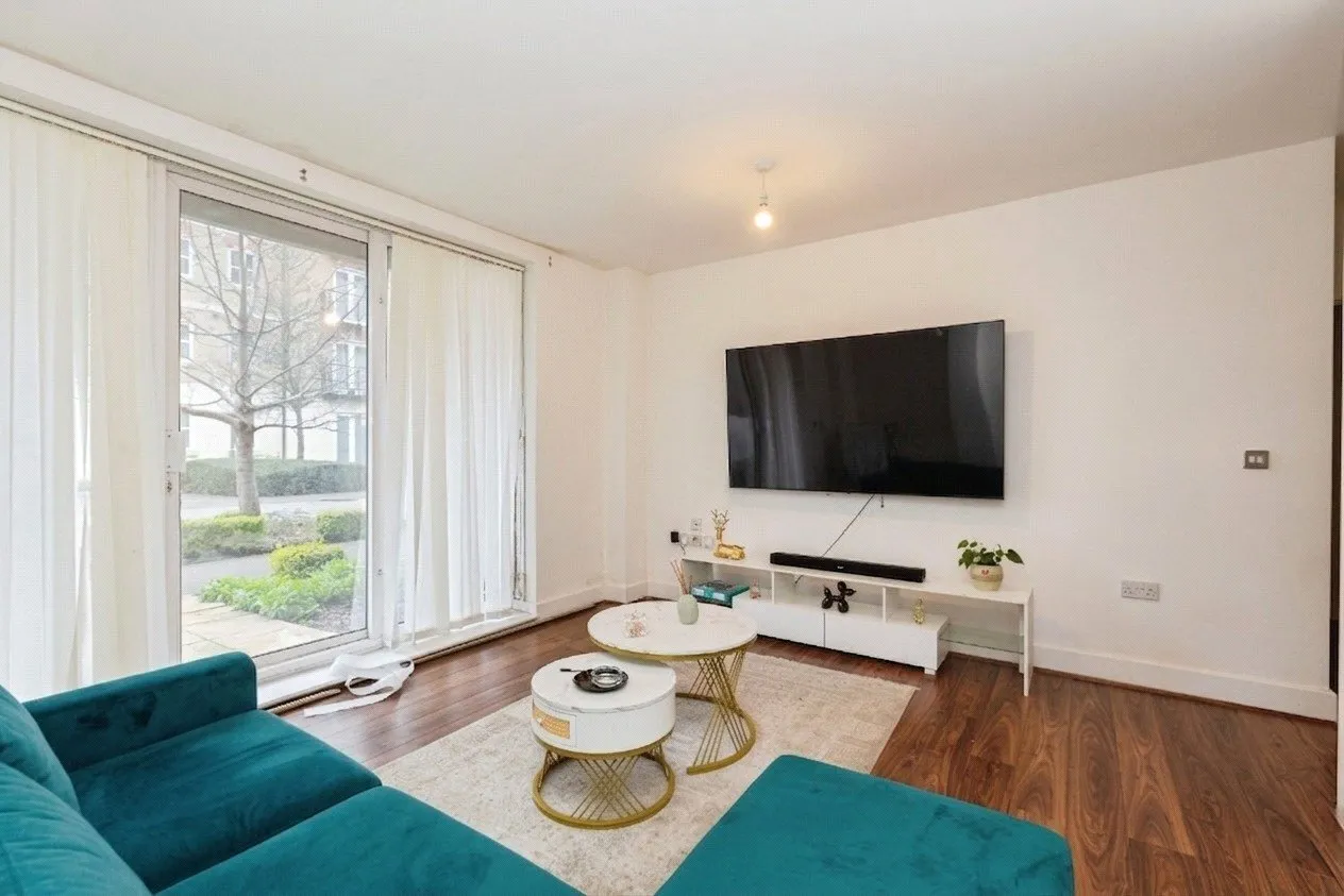 Coxhill Way, Aylesbury, Buckinghamshire, HP21, photo 3