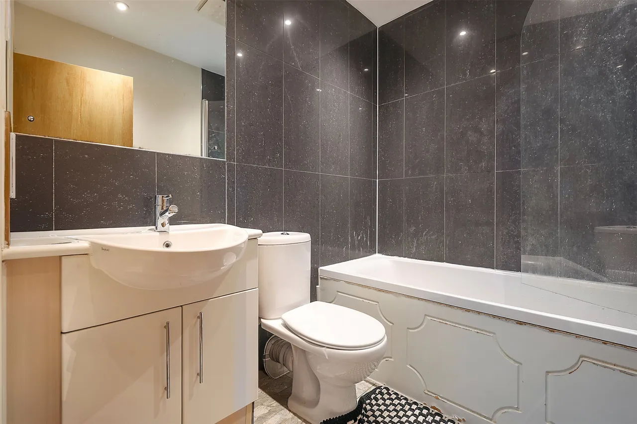 The Moors, Redhill, RH1, photo 9