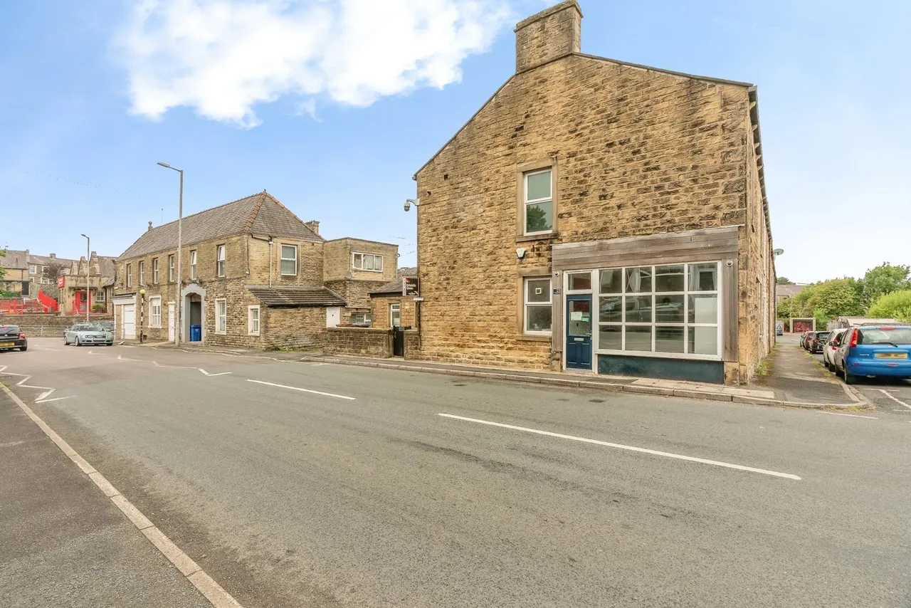 2 bed house for sale, Skipton Road, Barnoldswick, BB18