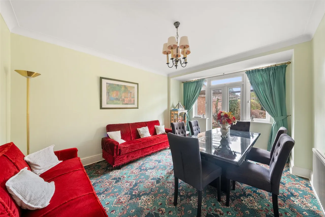 Cranborne Avenue, Norwood Green, photo 5