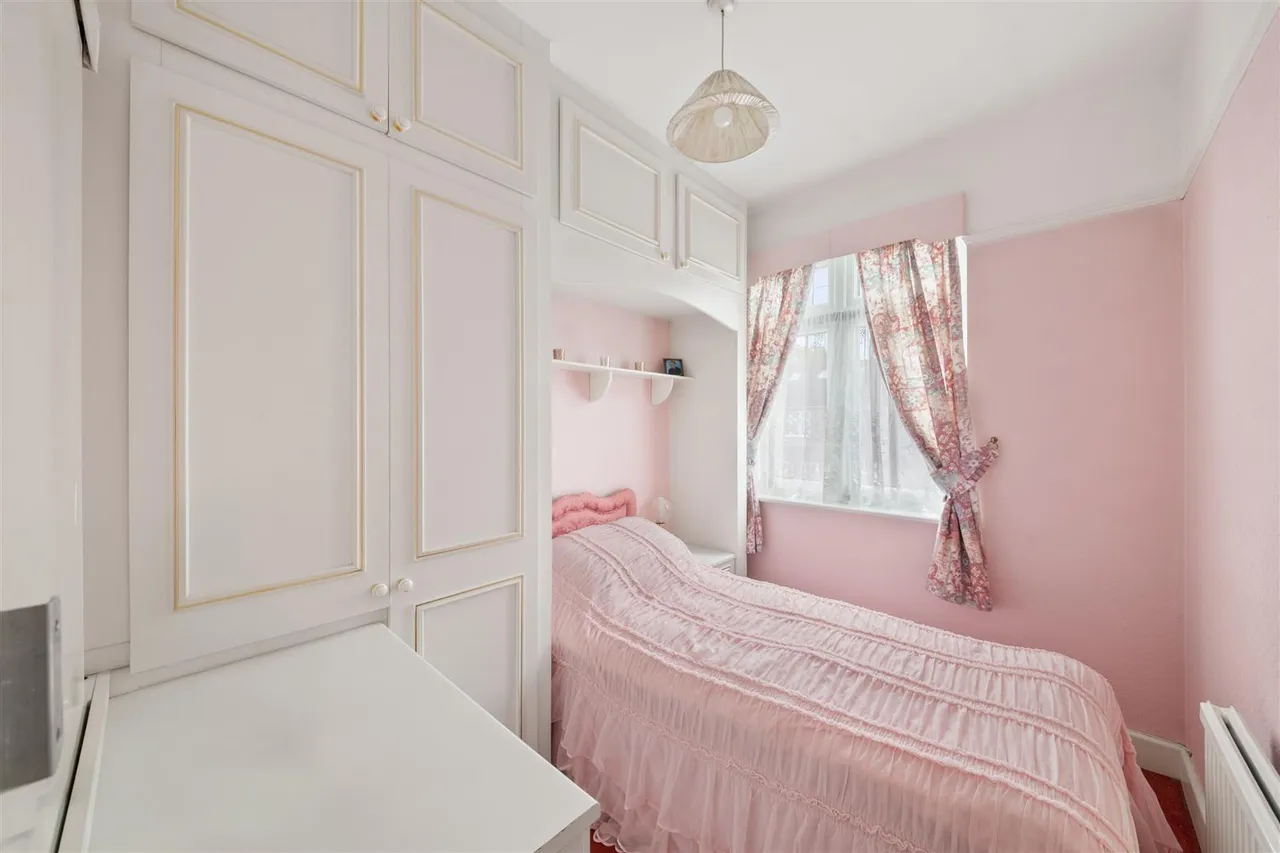Cranborne Avenue, Norwood Green, photo 10