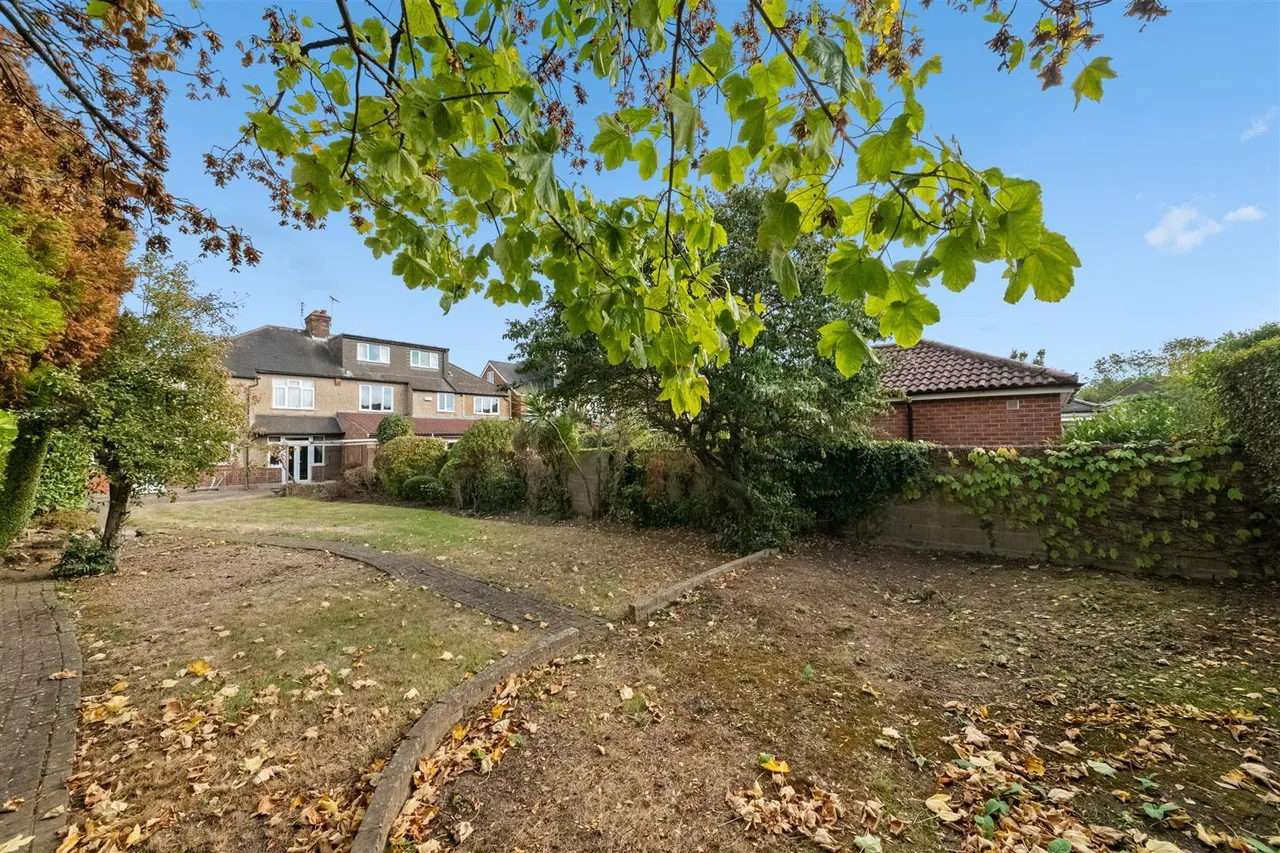 Cranborne Avenue, Norwood Green, photo 14