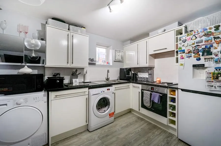 Pasteur Drive, Swindon, SN1, photo 2