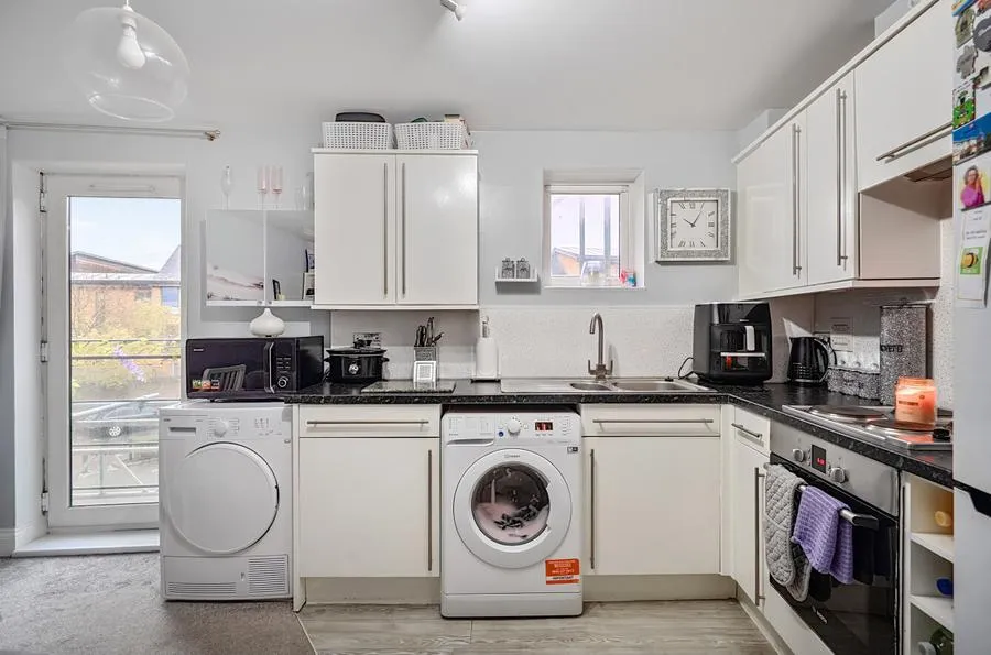 Pasteur Drive, Swindon, SN1, photo 13
